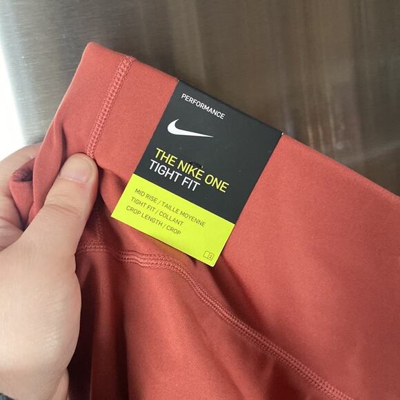 The Nike One Tight Fit - Picture 8 of 8